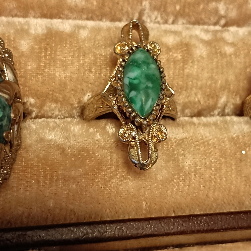 Vintage Marquise Green Gemstone Ring 6.5
